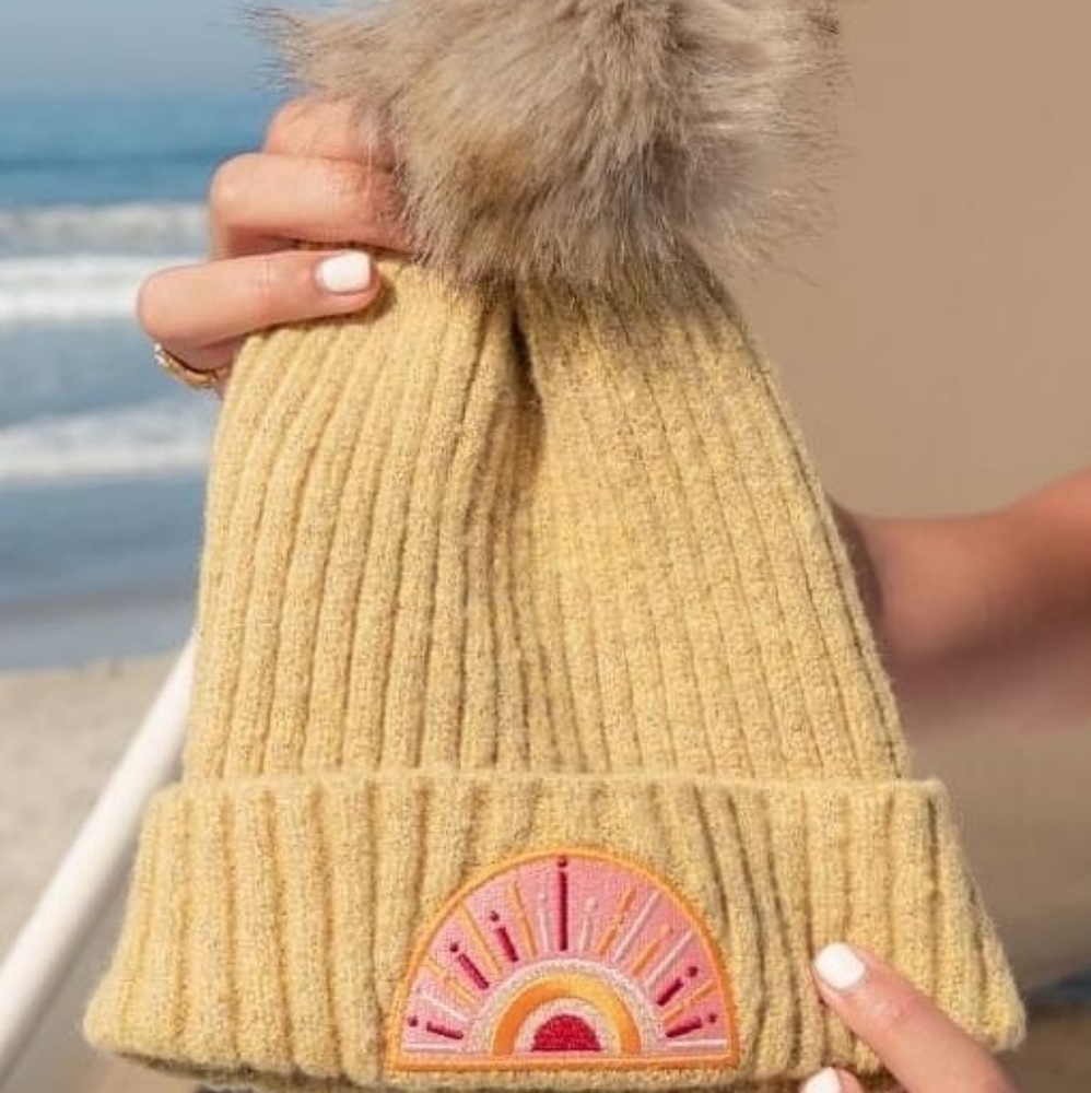 NWOT Virginia Wolf yellow sun beanie